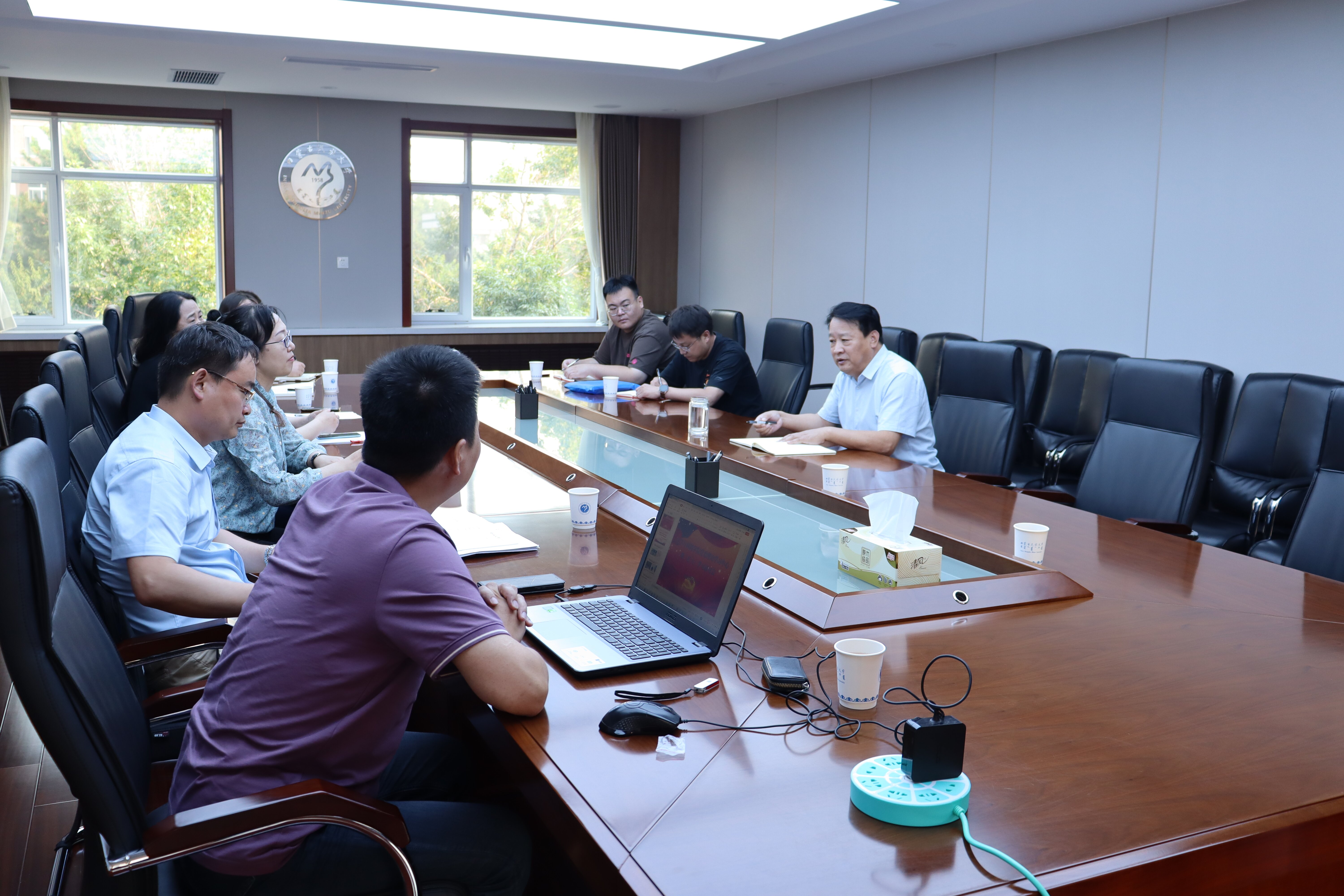 校党委委员、副校长裴志利巡听旁听化学与材料学院党委理论学习中心组（扩大）学习研讨