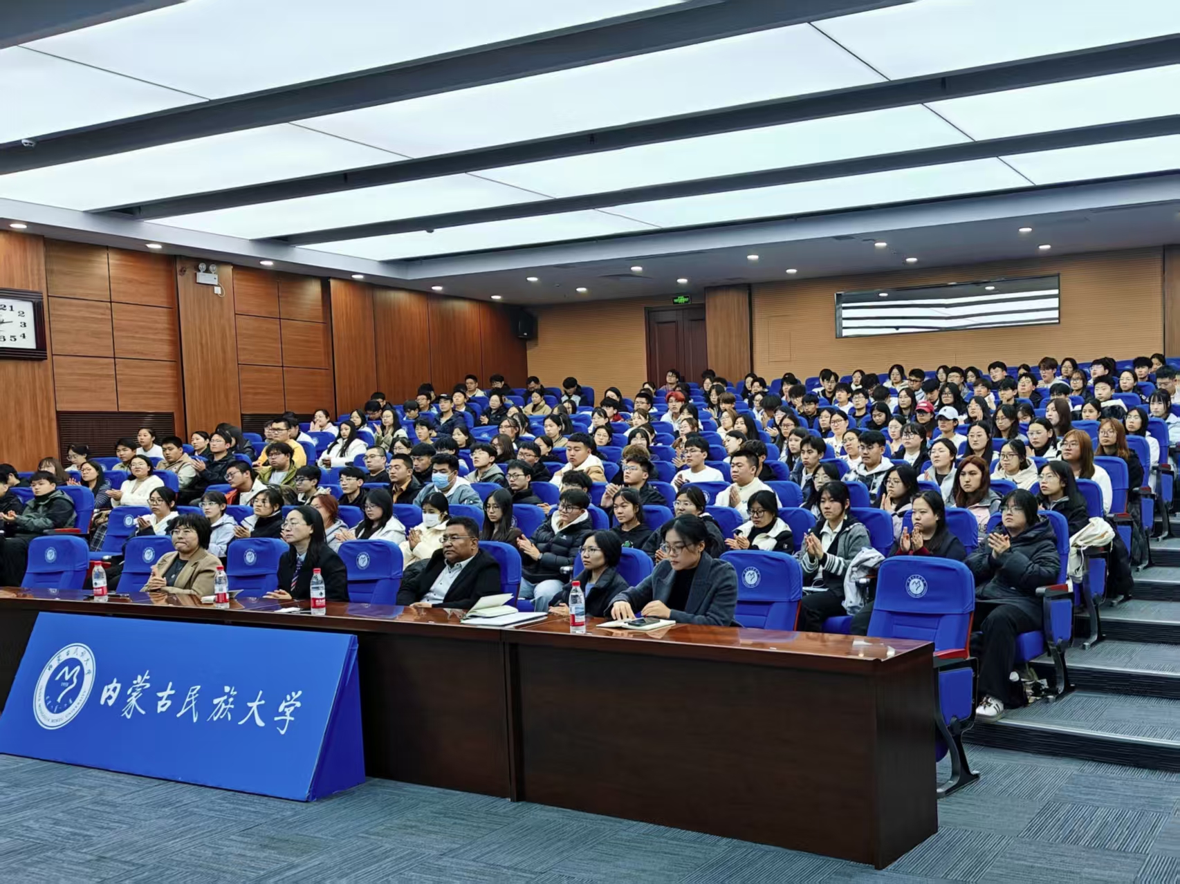 83d1d34a50cfabfdad4a3fcffe60db4f.jpg 83d1d34a50cfabfdad4a3fcffe60db4f.jpg