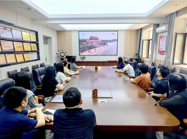 农学院组织师生观看纪念中国人民抗日战争暨世界反法西斯战争胜利80周年大会